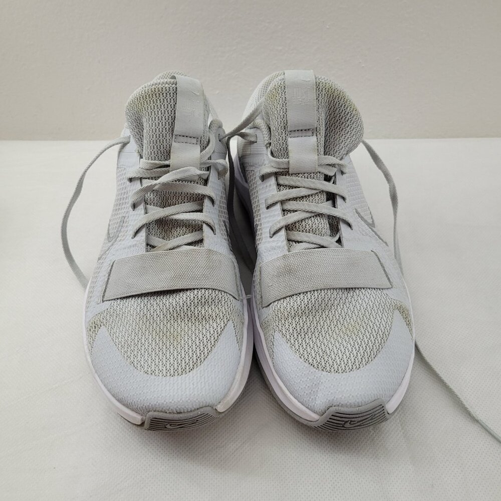 Nike MC Trainer 2 Shoes Women’s 10 White Athletic Shoes  DM0824-001